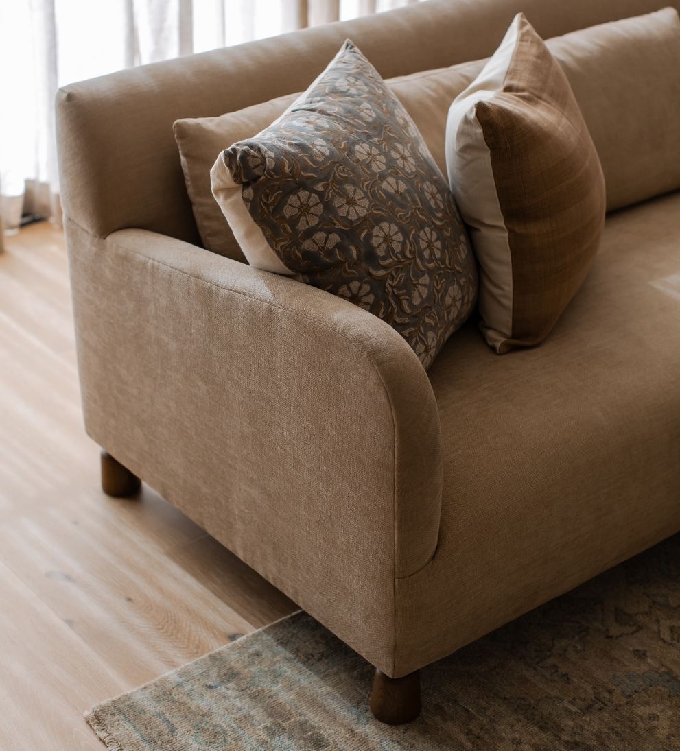 Amalie Sofa 96" Sofas