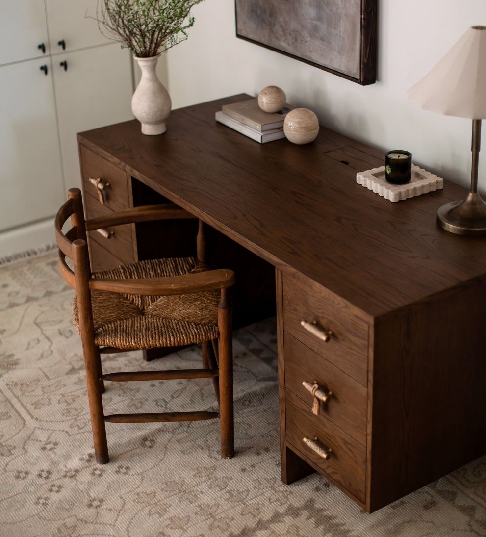Amaryllis Desk Desks