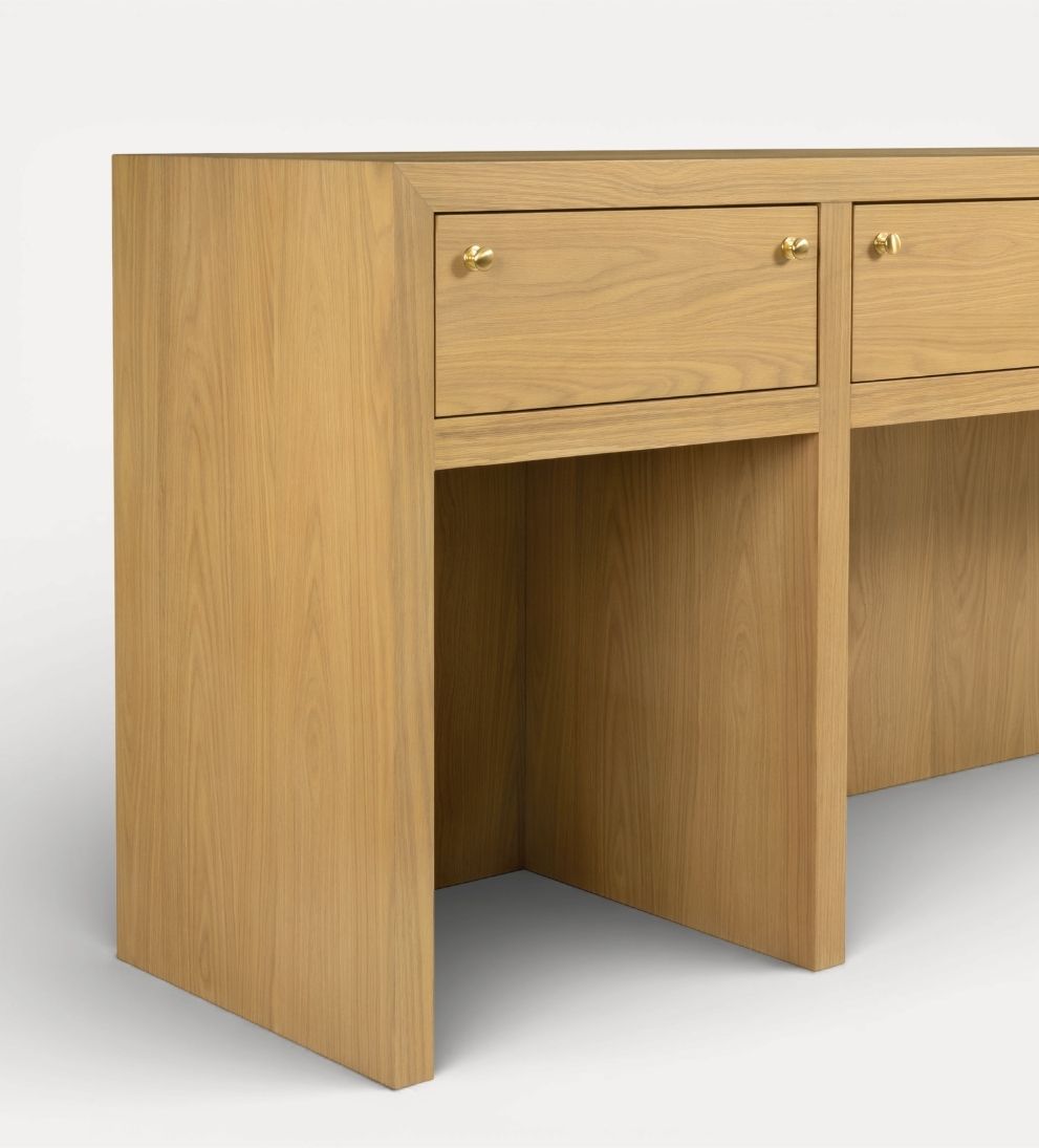 Clara Storage Console Console