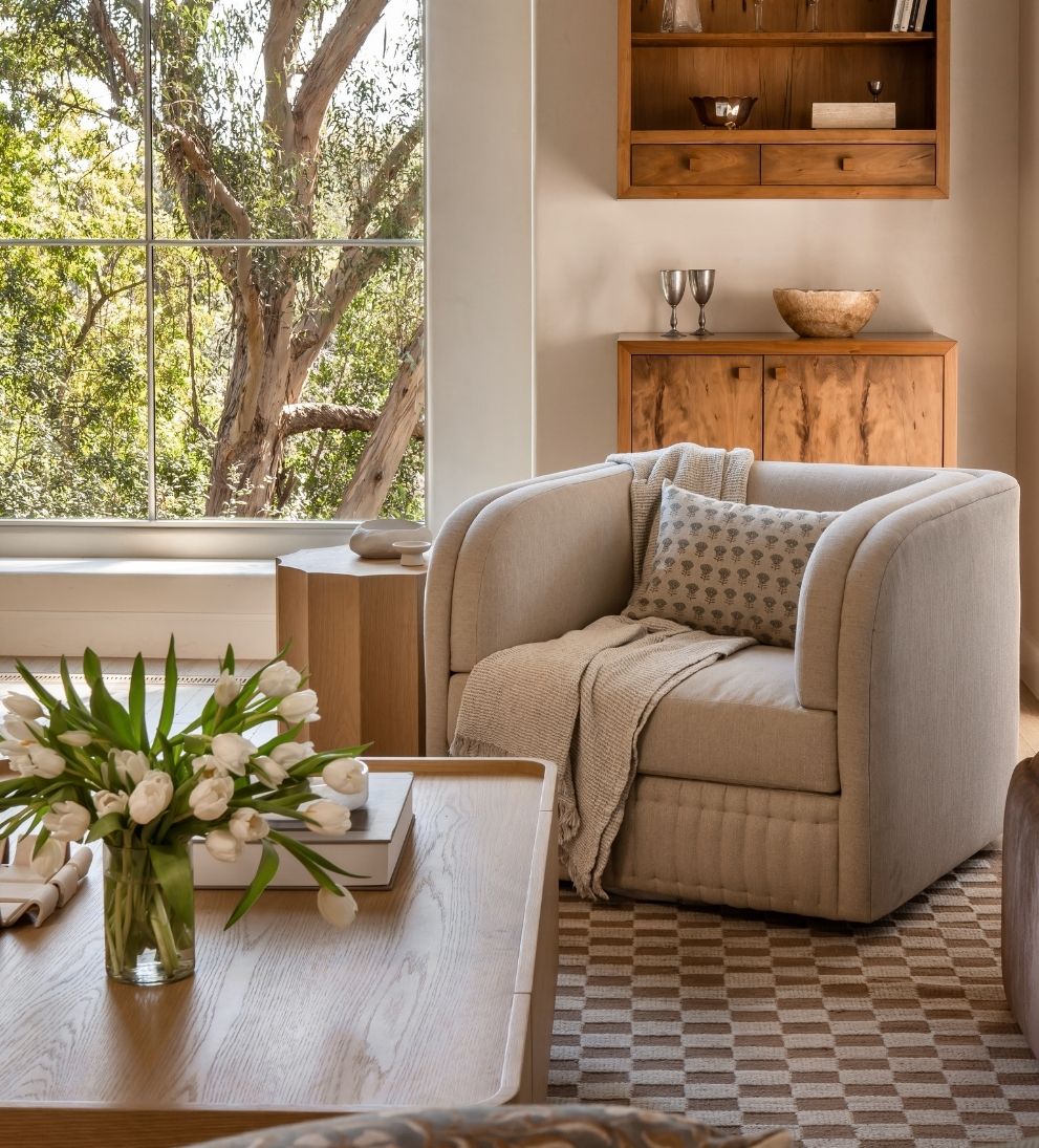 Holly Custom Swivel Chair Lounge Chairs