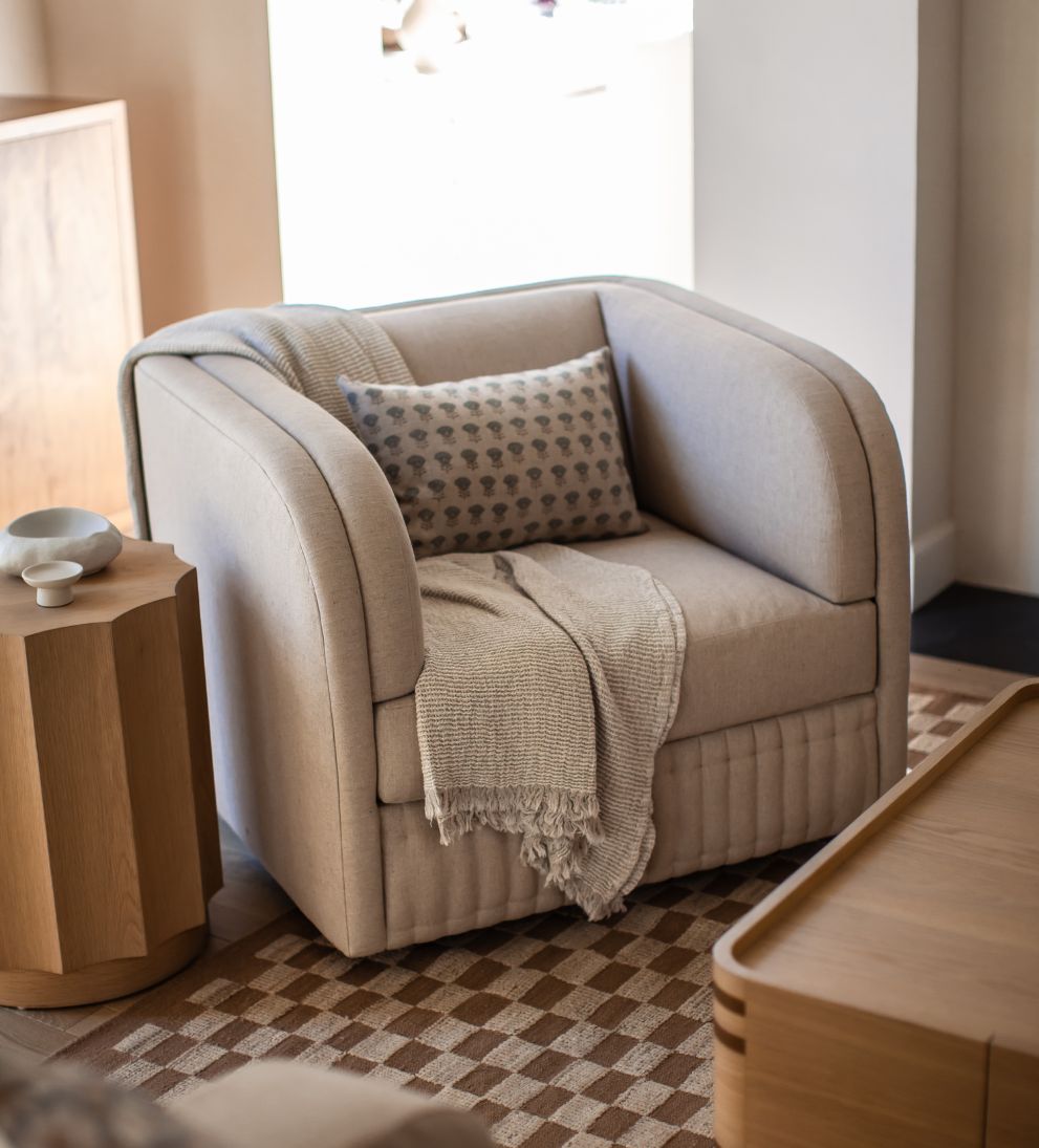 Holly Custom Swivel Chair Lounge Chairs