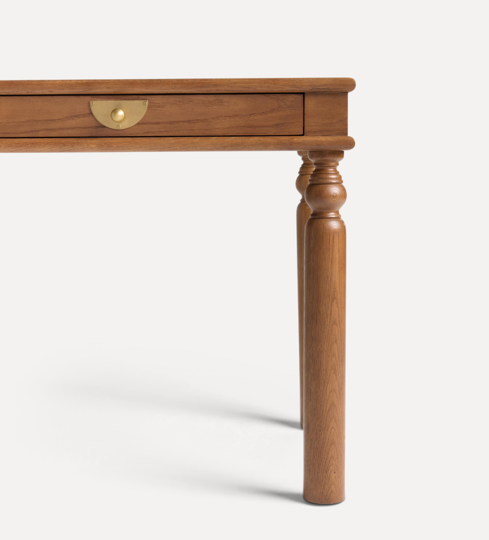 Isa Desk