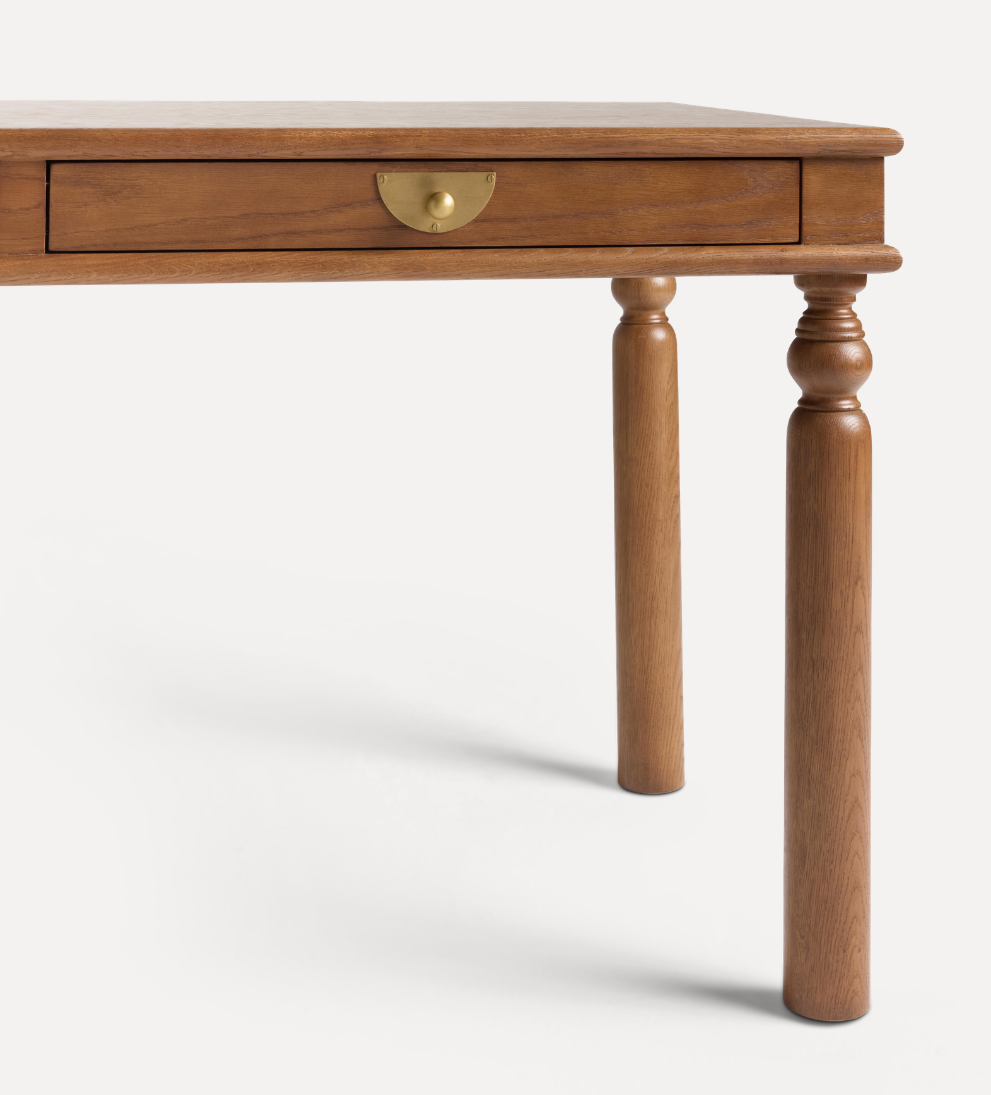 Isa Desk
