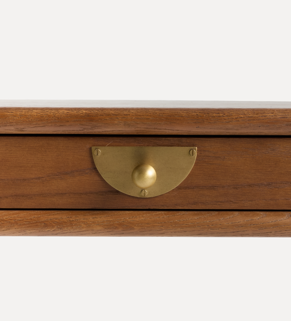 Isa Desk