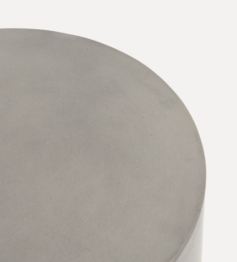Ivanna Round Outdoor End Table Outdoor