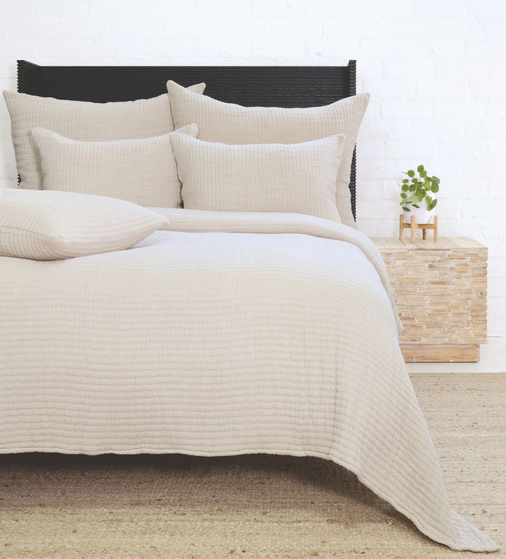 Vancouver Coverlet in Natural Bedding
