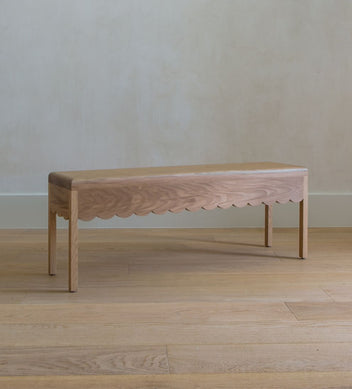 Laurie Bench | Le Mae – Le Maé